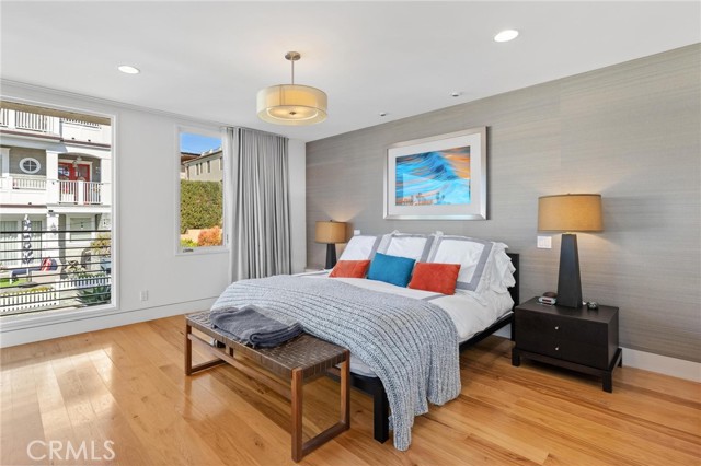 Detail Gallery Image 37 of 67 For 308 17th St, Manhattan Beach,  CA 90266 - 4 Beds | 3/1 Baths