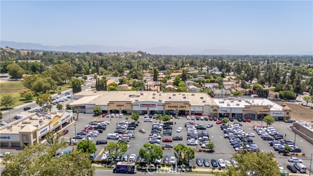 20611 Devonshire Street, Chatsworth CA: https://media.crmls.org/medias/5523bd4e-7dff-4833-8d4f-8022e19f9222.jpg