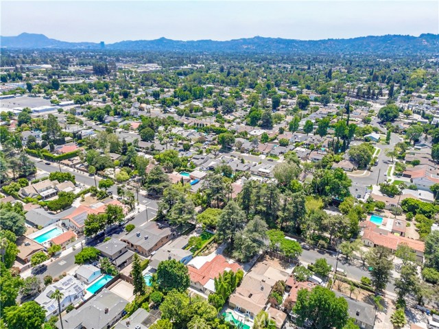 Detail Gallery Image 51 of 58 For 13621 Erwin St, Van Nuys,  CA 91401 - 4 Beds | 3 Baths