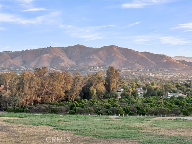 2886 Mcallister Street, Riverside CA: https://media.crmls.org/medias/55252e1a-8b8d-4139-8718-ca1d9fe38344.jpg