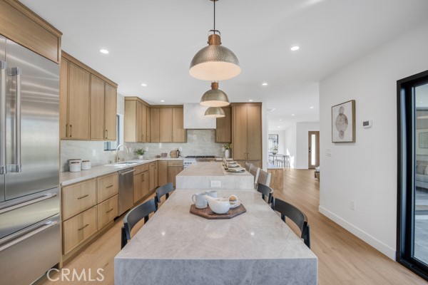 Detail Gallery Image 9 of 29 For 7932 Woodlake, West Hills,  CA 91304 - 4 Beds | 3 Baths