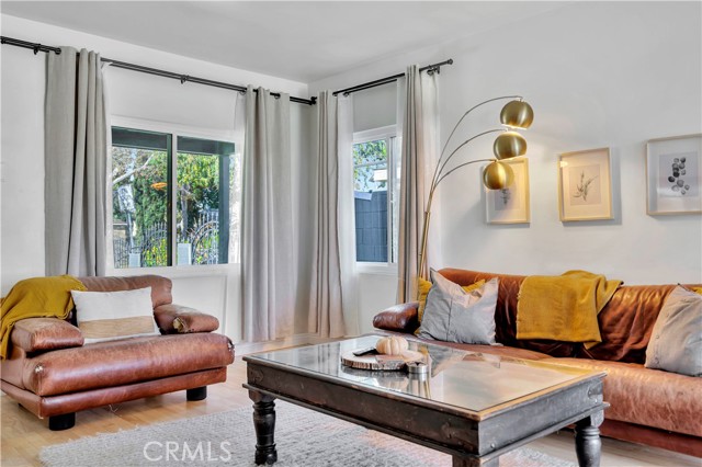 Detail Gallery Image 6 of 51 For 6514 Coldwater Canyon Ave, Valley Village,  CA 91606 - 4 Beds | 3 Baths