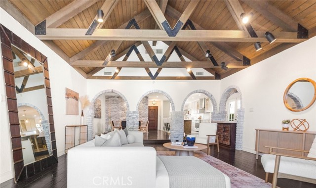 Detail Gallery Image 39 of 74 For 2950 N Lincoln St, Burbank,  CA 91504 - 3 Beds | 2 Baths