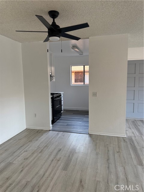 Detail Gallery Image 4 of 12 For 1056 Cabrillo Park Dr #G,  Santa Ana,  CA 92701 - 2 Beds | 1 Baths