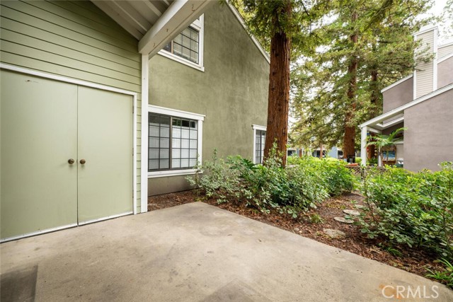 Image 26 of 38 For 700 Lake  111