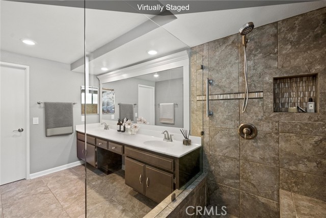 Detail Gallery Image 11 of 30 For 130 S Waterwheel Way #35,  Orange,  CA 92869 - 4 Beds | 2/1 Baths