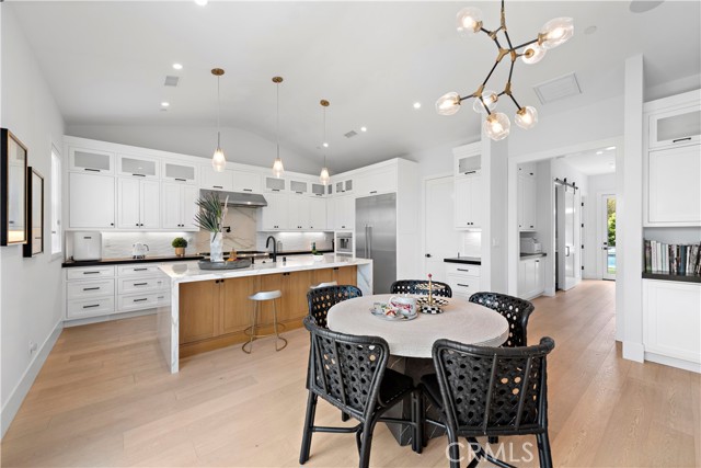 Detail Gallery Image 13 of 40 For 2507 Alta Vista Dr, Newport Beach,  CA 92660 - 5 Beds | 4/1 Baths