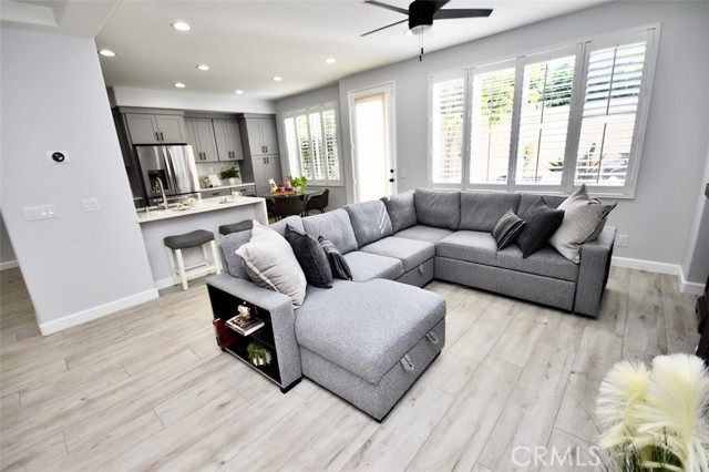 Detail Gallery Image 9 of 51 For 26 Santa Catalina Aisle, Irvine,  CA 92606 - 4 Beds | 2/1 Baths