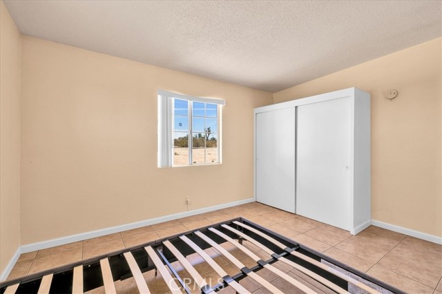 58382 Sunny Sands Drive, Yucca Valley CA: https://media.crmls.org/medias/552887a6-e182-4505-b108-68b3361fd78b.jpg