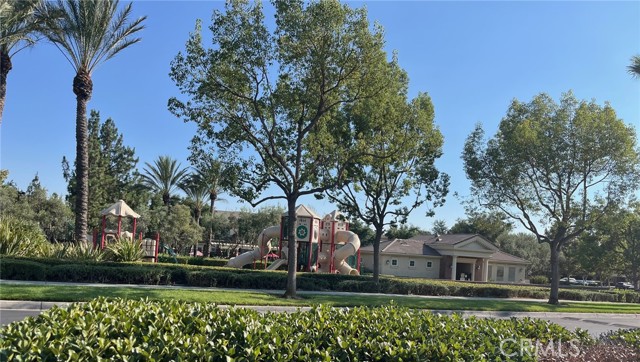 16040 Jamie Lane, Fontana CA: https://media.crmls.org/medias/5528ec34-f14b-4ace-a3c0-119ba5e31809.jpg