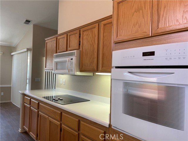 829 Rubi Court, San Jacinto CA: https://media.crmls.org/medias/55291f50-e4b5-4bed-b86e-8147622dfa22.jpg