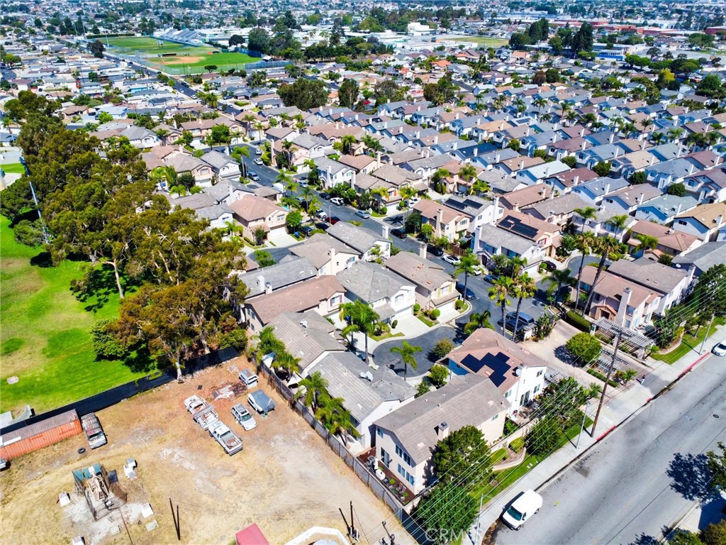 https://media.crmls.org/medias/5529204d-7822-44a5-8172-6c933b98ca68.jpg?preset=X-Large