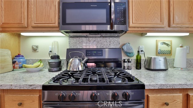 Detail Gallery Image 20 of 55 For 215 Furyk Way, Hemet,  CA 92545 - 2 Beds | 2 Baths
