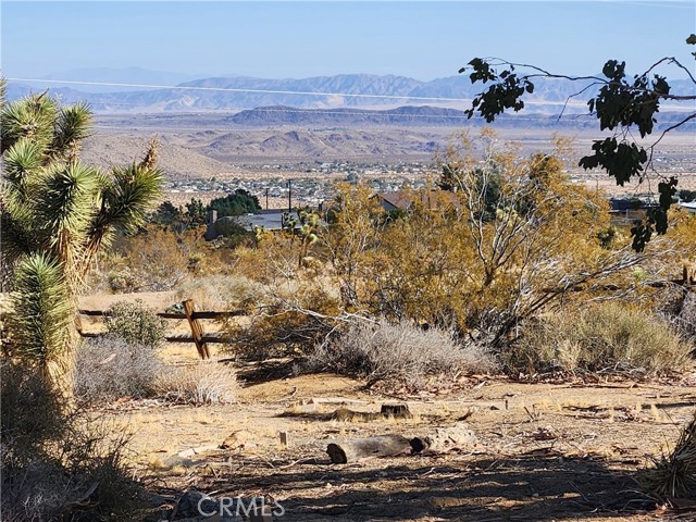 60383 Melton Trail, Joshua Tree CA: https://media.crmls.org/medias/55295e24-7a94-481c-a523-95c6ab0227f0.jpg