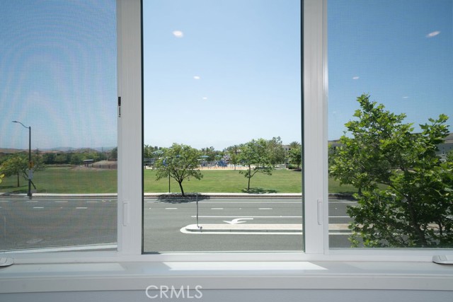 Detail Gallery Image 19 of 37 For 430 Transport, Tustin,  CA 92782 - 4 Beds | 3/1 Baths