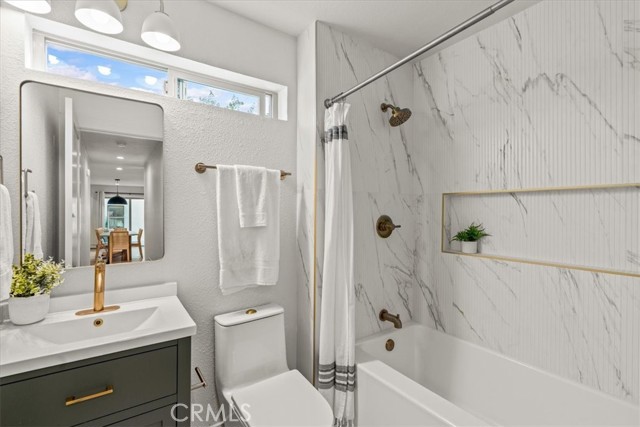 27695 Via Turina, Mission Viejo CA: https://media.crmls.org/medias/5529e13c-3afb-416f-a338-2fa7f6103643.jpg