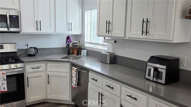 Detail Gallery Image 10 of 75 For 3020 Oregon Ave, Long Beach,  CA 90806 - 3 Beds | 1 Baths