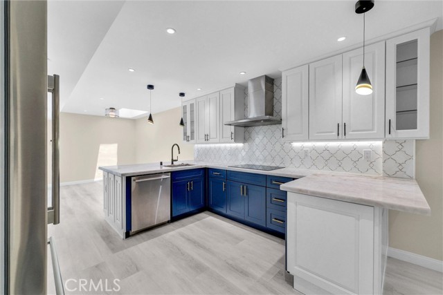 5 Crest Circle, Corona del Mar CA: https://media.crmls.org/medias/552a25dc-66f6-4475-b103-3069efe3f9a4.jpg