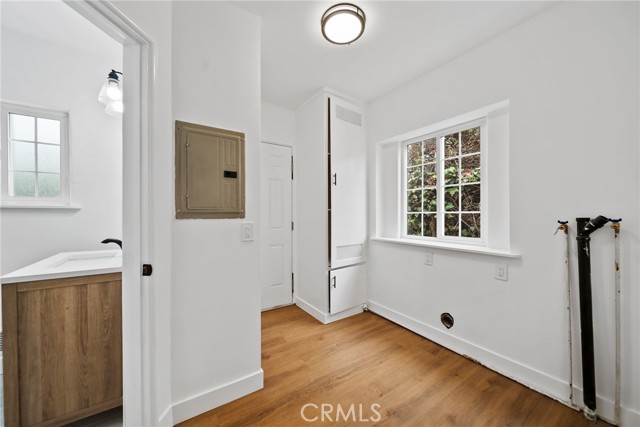 4431 Victoria Park Place, Los Angeles CA: https://media.crmls.org/medias/552ab292-eb9d-4f92-ae2e-7430b8d30a8f.jpg