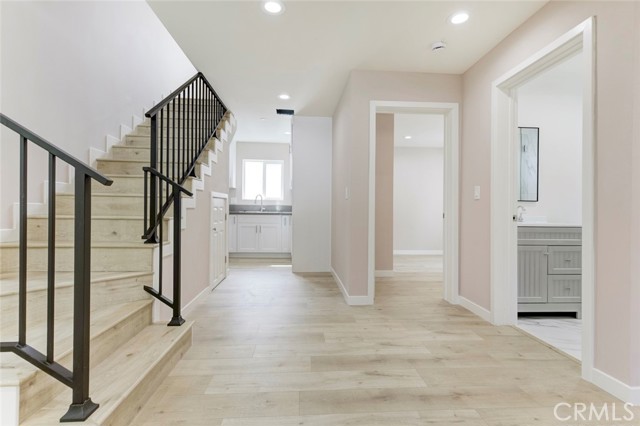 Detail Gallery Image 6 of 24 For 7300 N Firmament Ave, Van Nuys,  CA 91406 - 3 Beds | 2 Baths