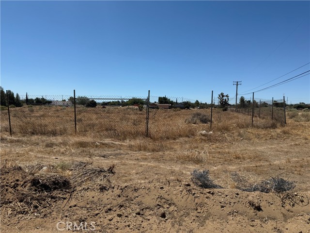 9875 Braceo Street, Oak Hills CA: https://media.crmls.org/medias/552cbc1d-0755-4e0d-901a-f24c8e6b67a0.jpg