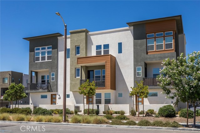 Detail Gallery Image 3 of 75 For 27554 Sparrow Ct, Valencia,  CA 91381 - 3 Beds | 2/1 Baths