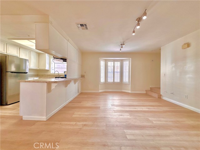 Detail Gallery Image 4 of 4 For 329 Genoa St #C,  Monrovia,  CA 91016 - 3 Beds | 3 Baths