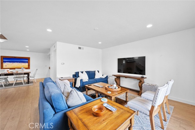 Detail Gallery Image 4 of 30 For 602 Marguerite, Corona Del Mar,  CA 92625 - 3 Beds | 2/1 Baths