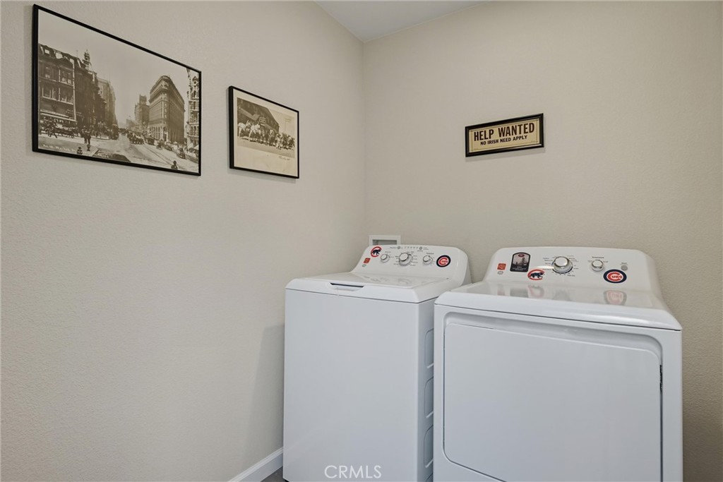 https://media.crmls.org/medias/552d59b1-f13d-4655-a6ae-d44bf4b7e103.jpg?preset=X-Large