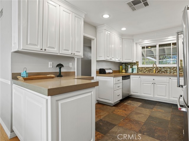 Detail Gallery Image 8 of 51 For 9710 Lubao Ave, Chatsworth,  CA 91311 - 3 Beds | 2 Baths