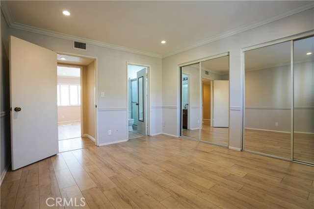 635 East Elmwood Avenue, 204 photo 13