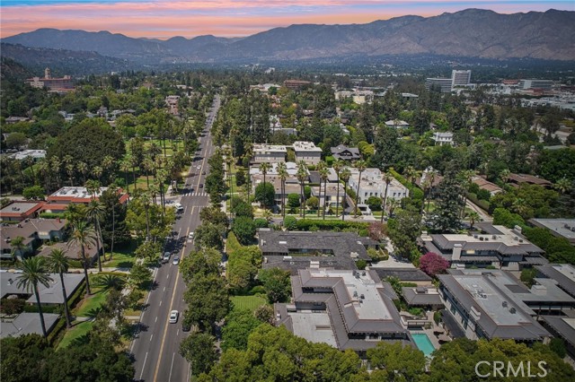 480 S Orange Grove Boulevard, Pasadena CA: https://media.crmls.org/medias/552df80e-5fc4-4373-934f-85550fe060bb.jpg