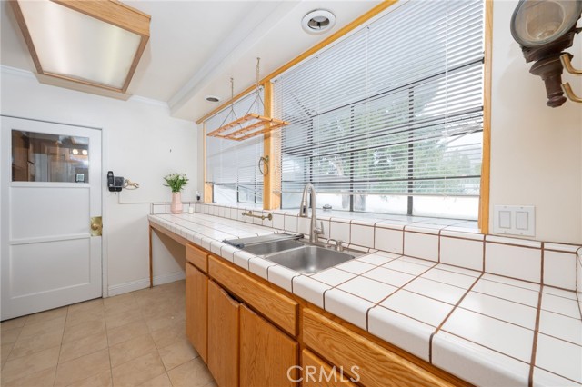 22226 Devonshire Street, Chatsworth CA: https://media.crmls.org/medias/552ea0c9-f3da-4ed1-a4a2-c38c6a2f2343.jpg