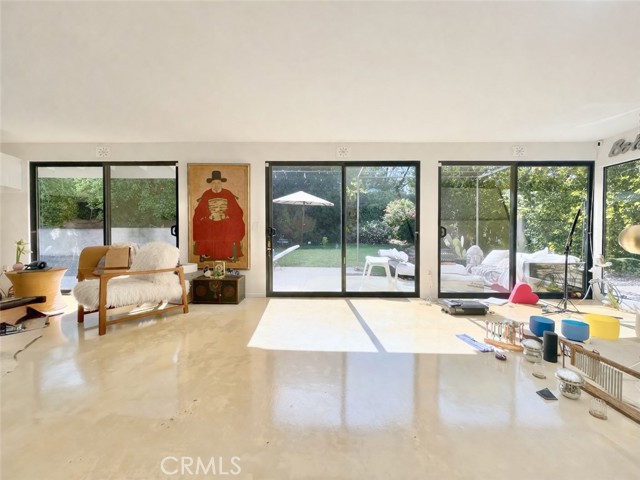 Detail Gallery Image 10 of 25 For 4709 Dunman, Woodland Hills,  CA 91364 - 5 Beds | 3 Baths