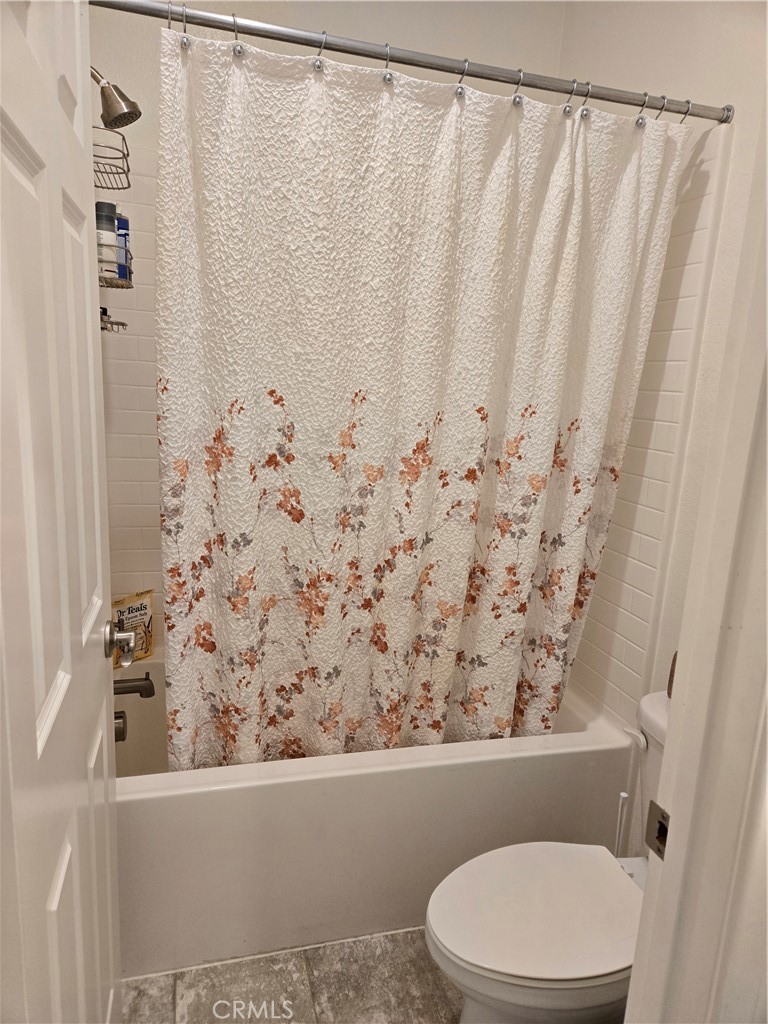 https://media.crmls.org/medias/552f1c03-4a84-4634-8a3b-97cc2fd06925.jpg?preset=X-Large