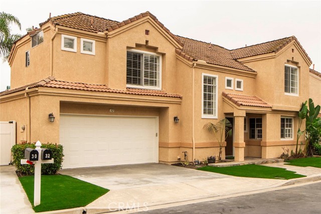 32 Santa Clara Street, Aliso Viejo CA: https://media.crmls.org/medias/55309110-7633-4e4c-aff0-9c993a8d24c4.jpg