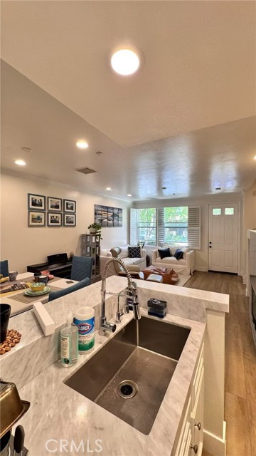 120 Jadestone, Irvine CA: https://media.crmls.org/medias/5530b794-8abf-4398-a057-6f9a4b70270f.jpg
