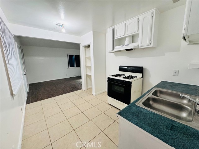 Detail Gallery Image 12 of 49 For 530 Almond Ave, Long Beach,  CA 90802 - – Beds | – Baths