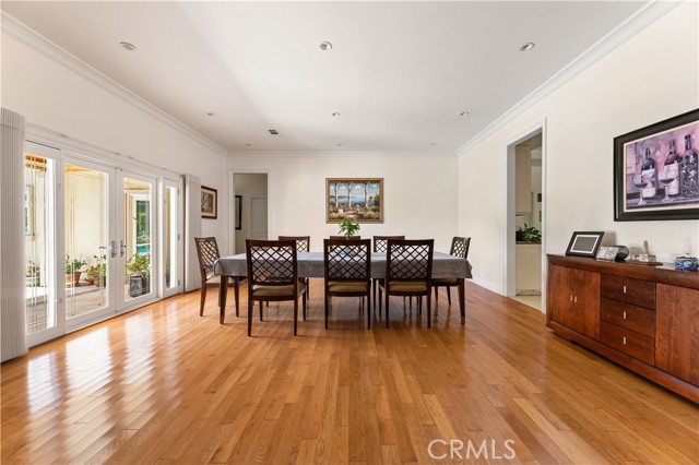 4811 Heaven Avenue, Woodland Hills CA: https://media.crmls.org/medias/55312392-c534-44f4-8c4e-24a3e91aeb4e.jpg