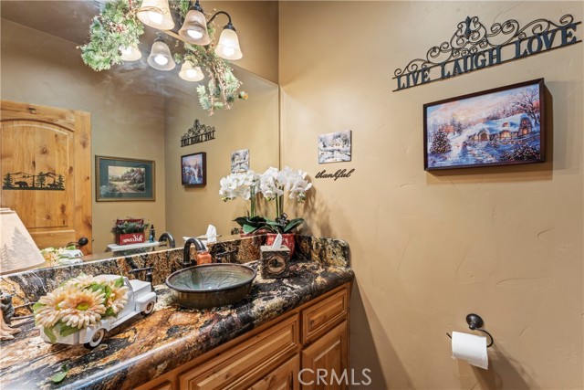 Detail Gallery Image 25 of 67 For 1454 Lovers Ln, Lake Arrowhead,  CA 92352 - 5 Beds | 3/1 Baths