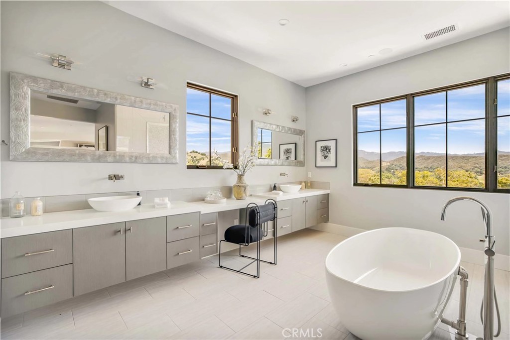 MLS #OC26157828 image #18