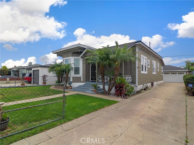 2642 E Washington Street, Carson CA: https://media.crmls.org/medias/5532afc0-d7e4-4a94-ac64-63a98d2c0595.jpg