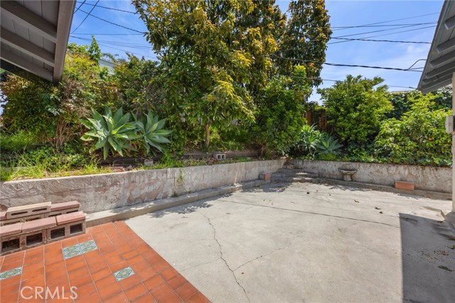 12210 Groveland Avenue, Whittier CA: https://media.crmls.org/medias/553398d1-39ac-4624-b3d6-bc141579b4a0.jpg