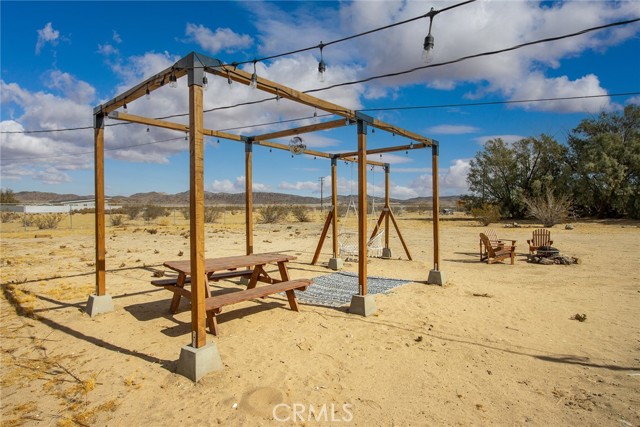 Detail Gallery Image 40 of 50 For 65076 E Broadway, Joshua Tree,  CA 92252 - 2 Beds | 1 Baths