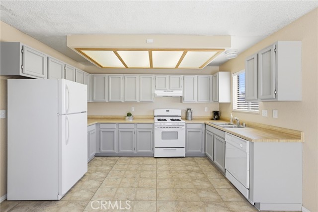 Detail Gallery Image 5 of 28 For 5378 Chia Ave, Twentynine Palms,  CA 92277 - 2 Beds | 1 Baths