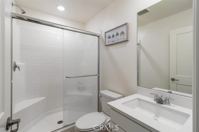 Detail Gallery Image 15 of 43 For 4852 S Jordan Ave, Ontario,  CA 91762 - 5 Beds | 3 Baths