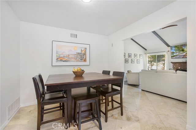 26281 Papagayo Drive, Mission Viejo CA: https://media.crmls.org/medias/55345ff3-1616-467a-bb0a-16cc16edf788.jpg