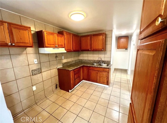 Image 7 of 17 For 2657 Monroe  