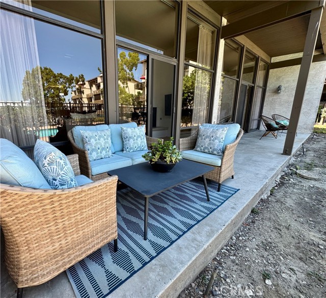 9103 Marina Pacifica N Drive, Long Beach CA: https://media.crmls.org/medias/553553b9-848e-448a-9d27-4082af4dfaee.jpg