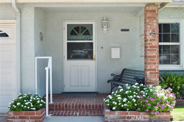 2024 N Kenwood Street, Burbank CA: https://media.crmls.org/medias/5535c4fe-a7ad-4d5e-8d91-8f2f80c3a724.jpg